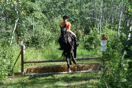 Sarah_riding_Victor_cross_country_1.jpg - Sarah riding Victor on TP cross country course